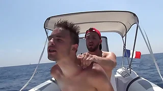 Bande annonce | Baise puissante d'un petit cul serré et imberbe par la bite d'un marin dominant | Gaysight.com